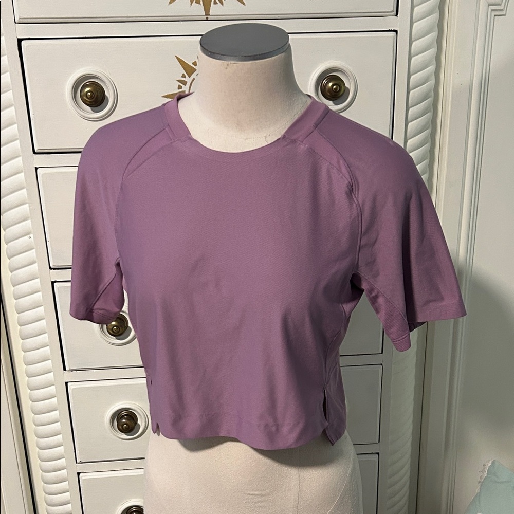 🎄Closet Closing Sale🎄 Lululemon Lavender Crop Top Tee M 8